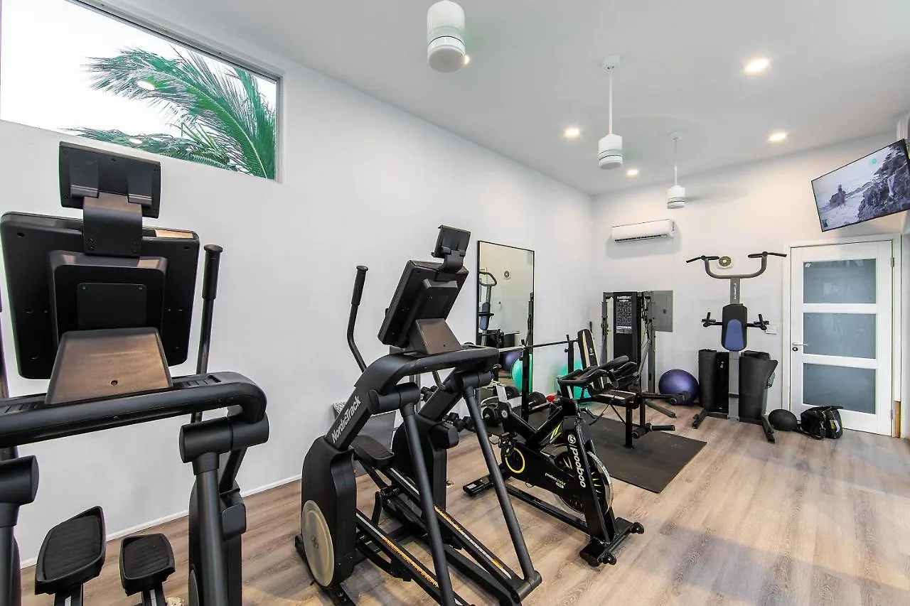 White Villas - Romantic Getaway - Oceanside Large Modern Studio With Pool, 500Ft From Long Bay Beach 0*,  Turks a Caicos